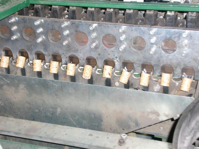 gal/Newsletters/November_2007/Cork_factory/PA180049.jpg