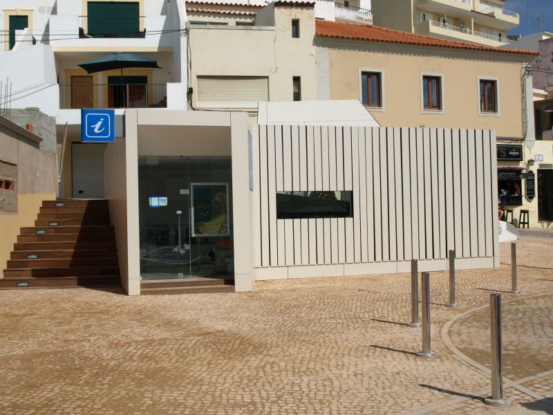 gal/Renovation_Square_Carvoeiro_Spring_2009/P6180202.JPG